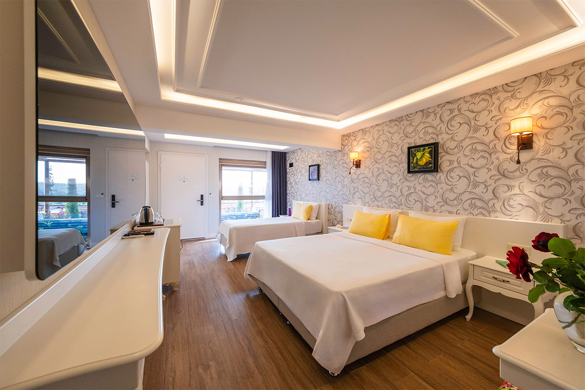 Bahçe ve Deniz Manzaralı Deluxe Oda