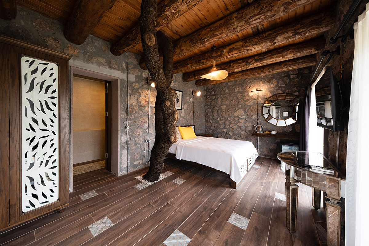 Bahçe ve Deniz Manzaralı Doğa Odası